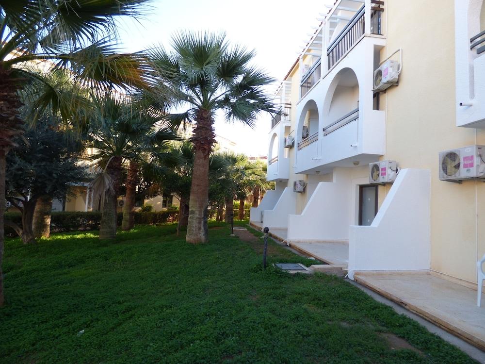 Amore Hotel Apartments Protaras Exterior photo